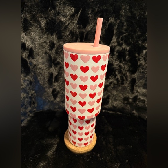 Simple Modern Limited Valentines Day White With Pink/Red Heart 40oz Trek Tumbler - Picture 5 of 9